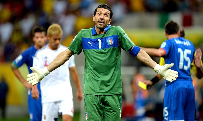 Buffon jogo Japão Itália (Foto: Getty Images)