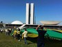 Manifestantes pró-impeachment de Dilma fecham faixas da Esplanada