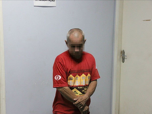 Homem é suspeito de furtar remédio de maternidade, em Manaus (Foto: Marcos Dantas/G1 AM)