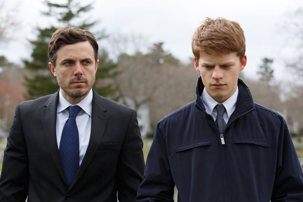 Casey Affleck (à esquerda) e Lucas Hedges em cena de 'Manchester à beira-mar' (Foto: Divulgação)