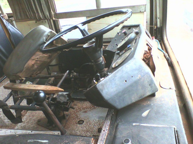 Ônibus escolar malconservado parece 'pau-de-arara', diz leitor em MS (Foto: Sebastião Pedroso da Rosa/VC no G1 MS)