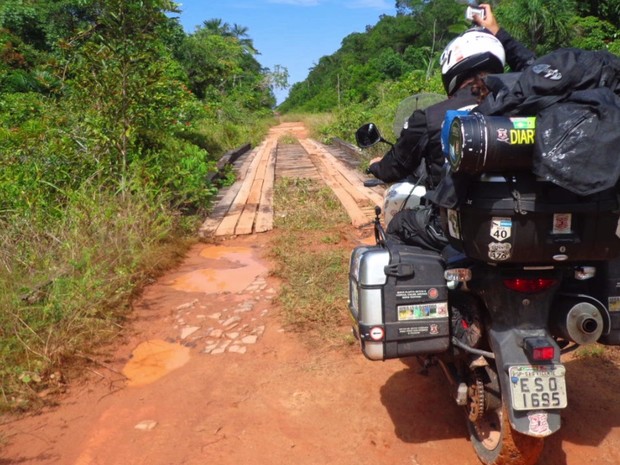 Guga é editor de um site que dá dicas sobre viagens em duas rodas (Foto: Guga Dias / Arquivo Pessoal) Guga é editor de um site que dá dicas sobre viagens em duas rodas (Foto: Guga Dias / Arquivo Pessoal)