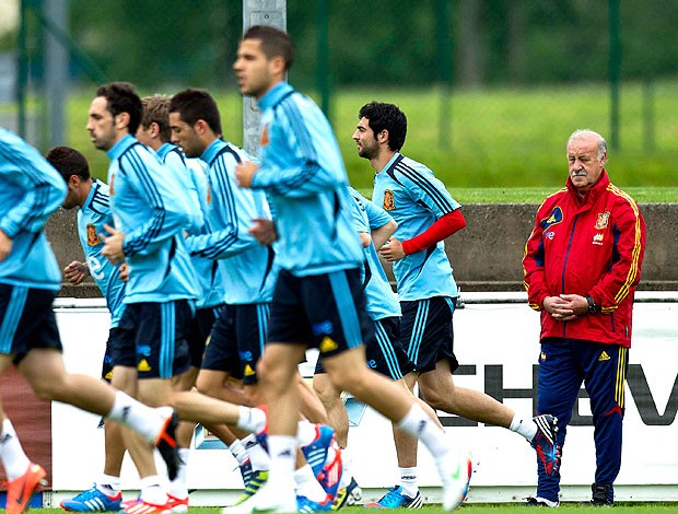 Vicente del Bosque no treino da seleção da Espanha (Foto: Reuters)