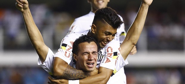 Leandro Damião e Gabriel, atacantes do Santos (Foto: Ricardo Saibun / Divulgação Santos FC)