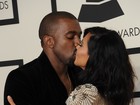 Kim Kardashian leva apalpada de Kanye West no Grammy 2015