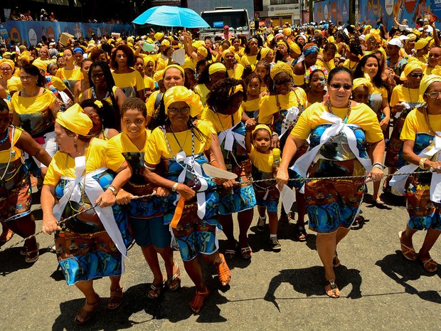 Foliãs curtem o carnaval no Campo Grande com a Banda Didá (Foto: Marcos Costa/Ag. Haack/Agecom)