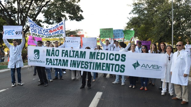 Médicos protestaram nesta semana, em Brasília, contra o Programa Mais Médicos (Foto: Valter Campanato/ABr)