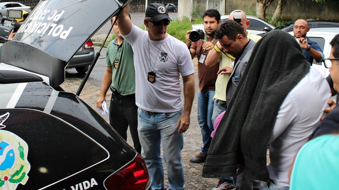 Lutador &eacute; preso no AM por espancar namorada e alega 'leg&iacute;tima defesa' |  Amazonas | G1