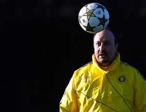 Rafael Benitez no treino do Chelsea (Foto: AP)