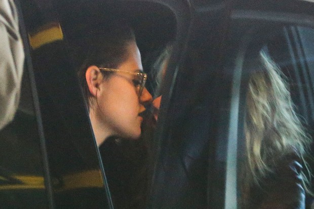 Kristen Stewart e Stella Maxwell (Foto: AKM-GSI) Kristen Stewart e Stella Maxwell (Foto: AKM-GSI)