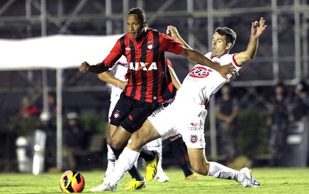 Marcão jogo Atlético-PR Brasil de Pelotas (Foto: Ag. Estado) Marcão jogo Atlético-PR Brasil de Pelotas (Foto: Ag. Estado)
