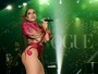 Famosos se divertem ao som de Anitta em baile de carnaval em São Paulo