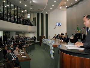 Sandoval Cardoso discursa antes da votação dos deputados (Foto: Márcio Vieira/Divulgação ATN)