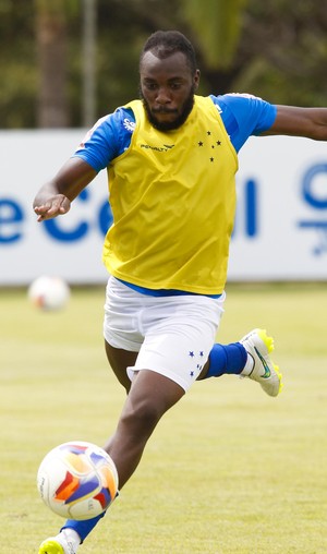 Manoel, zagueiro do Cruzeiro (Foto: Washington Alves / Light Press)