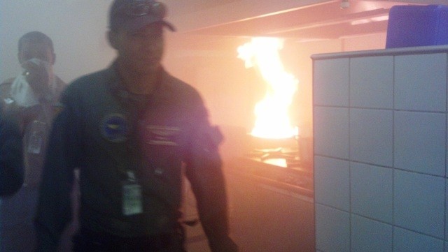 Incêndio no aeroporto de Rio Branco (Foto: Arquivo Pessoal)