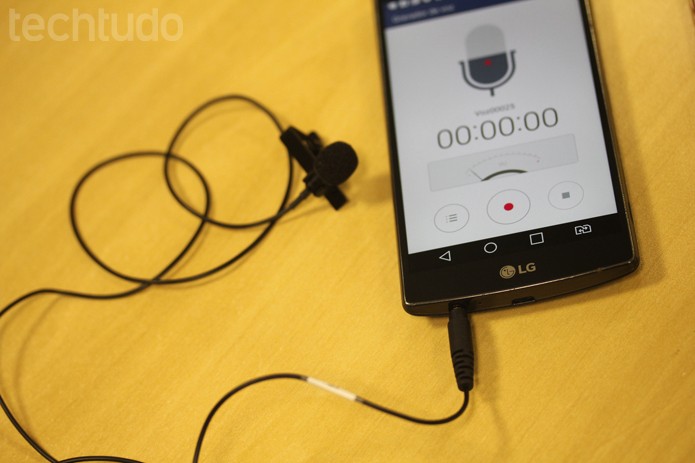 No Android, qualquer gravador de voz pode ajudar a captar o som com microfone Shure (Foto: Melissa Cruz / TechTudo) No Android, qualquer gravador de voz pode ajudar a captar o som com microfone Shure (Foto: Melissa Cruz / TechTudo)
