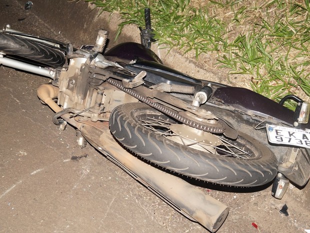 Motociclista de 21 anos bateu na traseira de um caminhão quebrado (Foto: Antonio Naressi/Arquivo Pessoal)