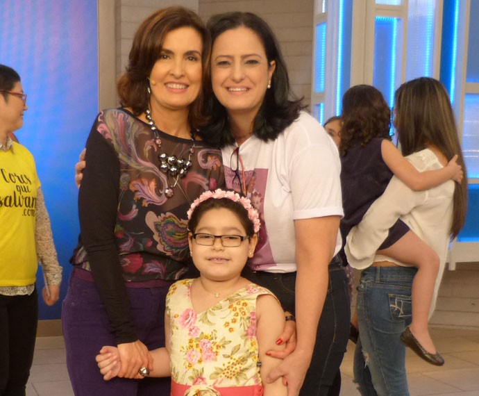Rafaela posa com sua mãe e com Fátima (Foto: Viviane Figueiredo Neto/ Gshow)