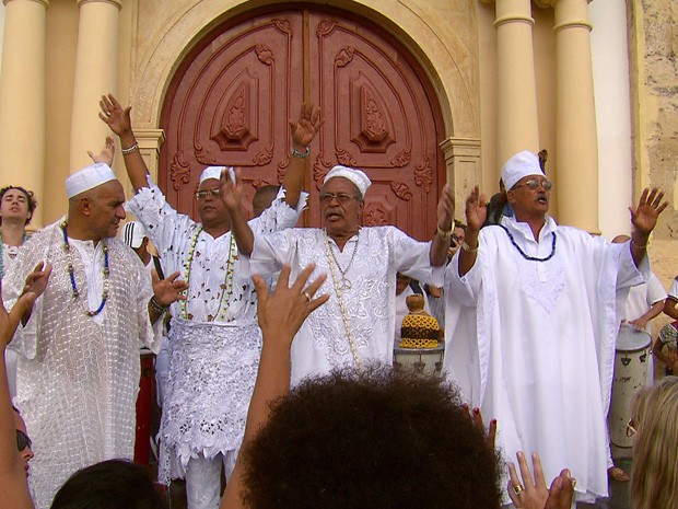 Cerimônia faz parte dos preparativos de Olinda para o Reinado de Momo (Foto: Reprodução / TV Globo)