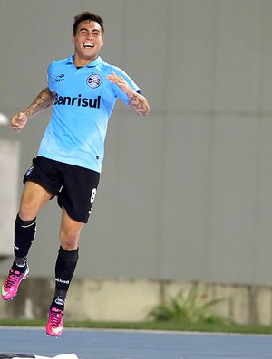 Vargas comemora gol do Grêmio contra o Fluminense (Foto: Lucas Uebel / Site Oficial do Grêmio)