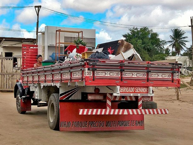 Cerca de mil famílias devem deixar residencial em Feira de Santana (Foto: Ed Santos/ Acorda Cidade)