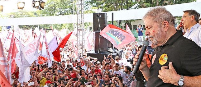Lula,  na Praça Duque de Caxias, no Bairro de Santa Tereza, MG  (Foto: Ricardo Stuckert / Instituto Lula)