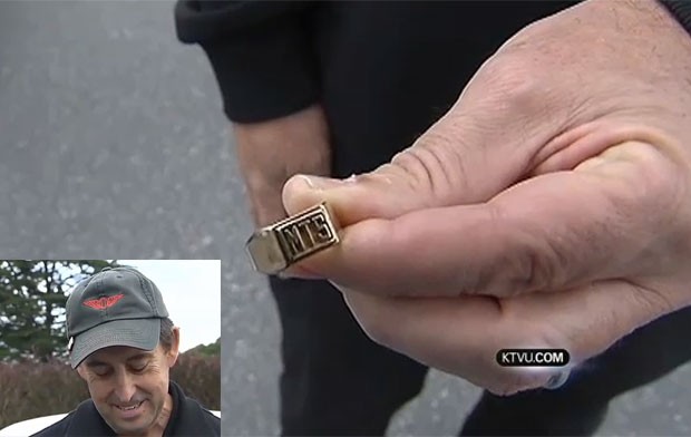 Robert Fowler recuperou anel que tinha perdido havia 35 anos (Foto: Reprodução/YouTube/NewsyVideos)