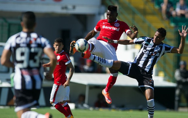 Paulão zagueiro Inter (Foto: Alexandre Lops / Divugação Inter)