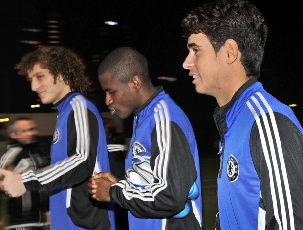 oscar ramires david luiz chelsea (Foto: AFP)