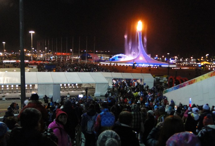 Saída cerimônia de abertura Sochi (Foto: Helena Rebello)
