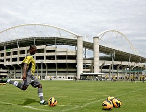 Seedorf treino Botafogo engenhão (Foto: Satiro Sodré / SSPress)
