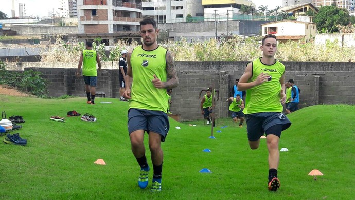 ABC - Romano e Marquinhos, laterais-esquerdos (Foto: Assessoria de Comunicação/ABC FC)