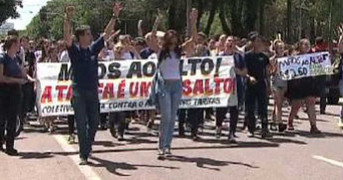 G1 - Moradores De Cascavel Protestam Contra Aumento No IPTU E ...