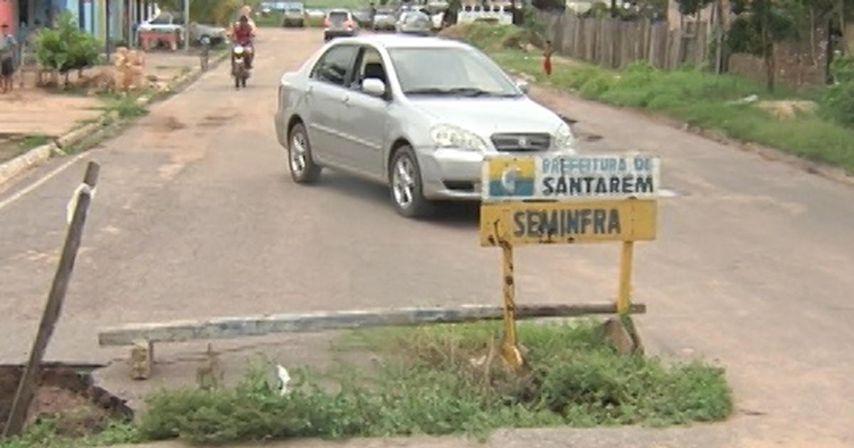 Buraco em rua atrapalha trânsito e causa transtornos no bairro Mapiri - Globo.com
