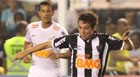 Santos e
Atlético-MG ficam no 2 a 2 (Leandro Martins/Futura Press)