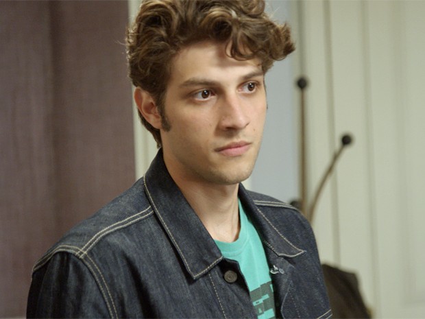 Rafael quer saber porque Laís tem medo de Guto (Foto: TV Globo)