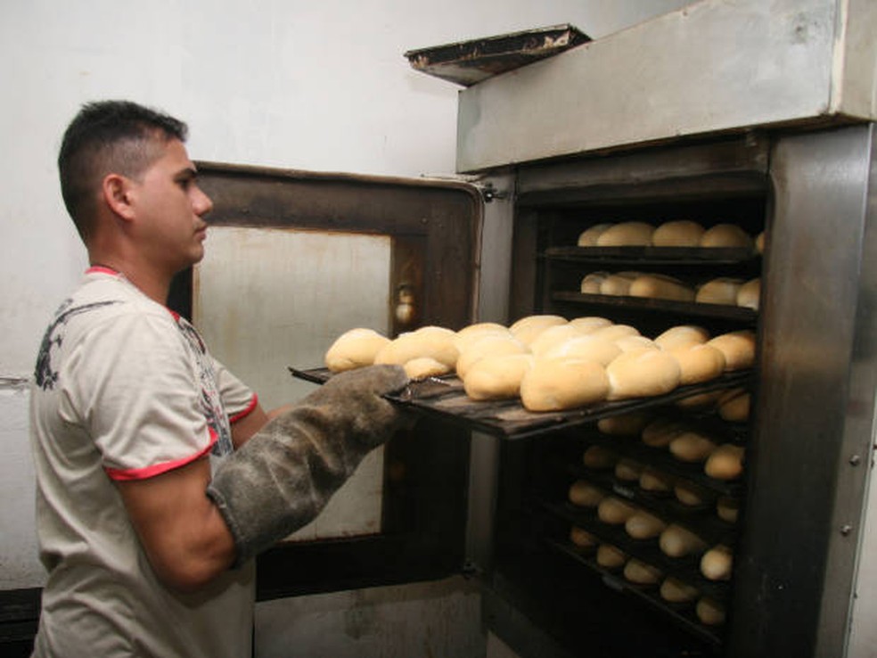 Curso de panificação é uma das atividades oferecidas (Foto: Cláudio Pinheiro/Amazônia Hoje)