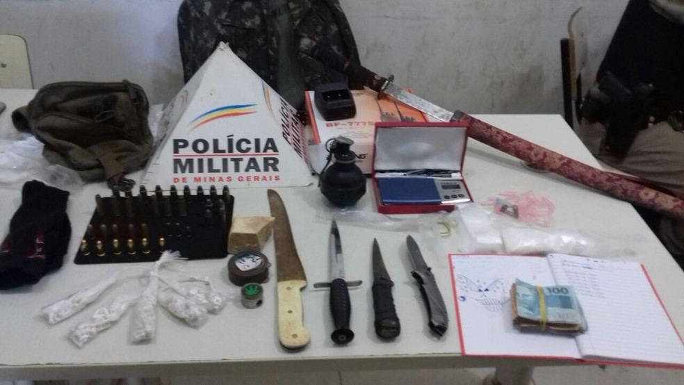 Material apreendido pela polícia em Teófilo Otoni (Foto: Polícia Militar/Divulgação)