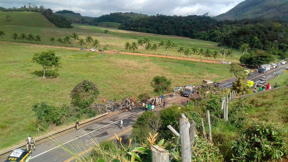 Acidente grave em Guarapari, no Espírito Santo (Foto: PRF-ES)