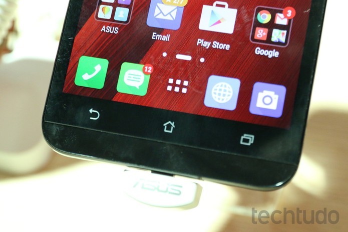 Zenfone 2 traz Android 5.0 (Lollipop) com nova personalização da Asus (Foto: Isadora Diaz/TechTudo)