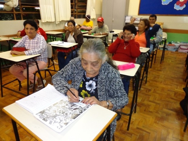 O programa Paraíso Alfabetizado tem 120 alunos matriculados atualmente (Foto: Prefeitura de Paraíso do Norte/Divulgação)