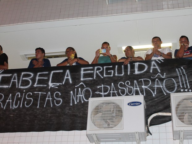 Alunos discutem racismo em Petrolina, PE (Foto: Juliane Peixinho / G1)