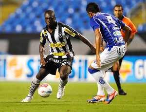 Seedorf Botafogo x Quissamã (Foto: Fabio Castro / AGIF)