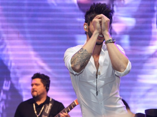 Gusttavo Lima se apresenta em boate em São Paulo (Foto: Thiago Duran/ Ag. News)