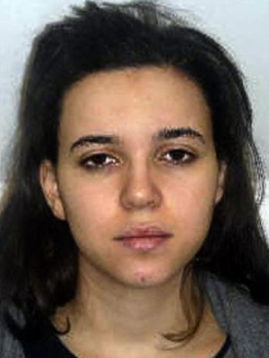 Hayat Boumeddiene é procurada pela polícia francesa (Foto: Reuters/Prefecture de Paris)