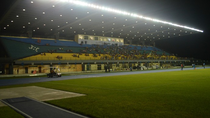 Estádio olímpico Zerão será o palco da partida entre Santana e Macapá pelo Amapazão 2015  (Foto: Rafael Moreira/GE-AP)