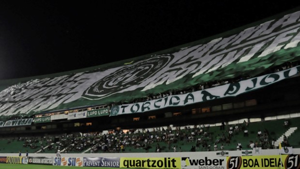 Torcida do Guarani no Brinco de Ouro, em Campinas (Foto: Rodrigo Villalba / Memory Press)