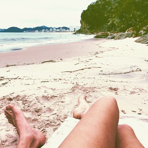 Marlon Teixeira acompanhado em praia em Balneário Camboriú, em Santa Catarina (Foto: Instagram/ Reprodução)