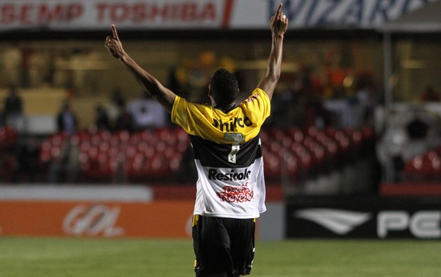 Lins atacante Criciúma gol São paulo (Foto: Fernando Ribeiro / Criciúma EC)