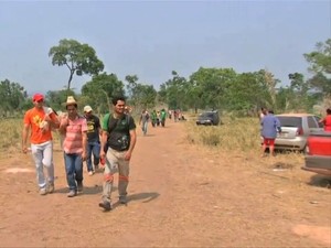 Cerca de 80% dos garimpeiros jÃ¡ deixaram a Serra da Borda voluntariamente, segundo a PRF (Foto: ReproduÃ§Ã£o / TVCA)